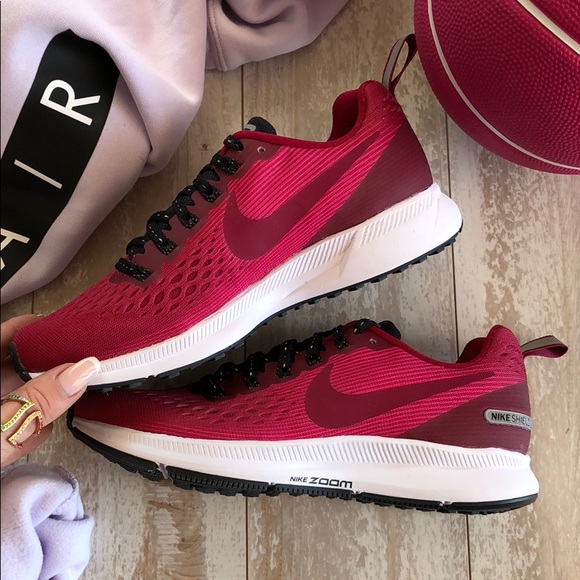 NWTNike ID shield Pegasus 34! - Picture 3 of 8